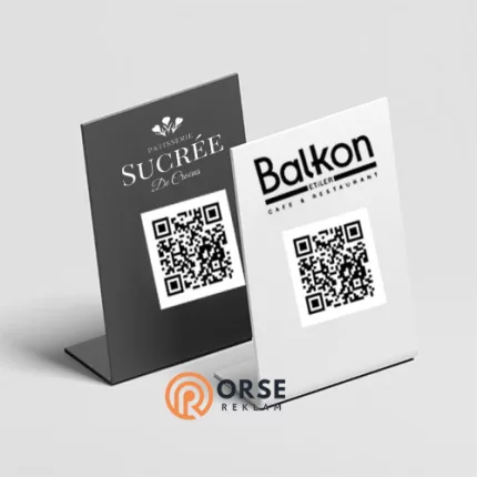 qr menu pleksi L tipi büyük siyah ve beyaz
